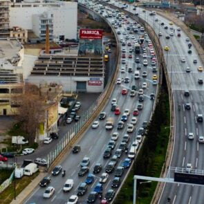 Κίνηση: O αιώνιος, καθημερινός εχθρός των Αθηναίων