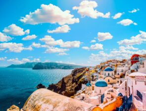 Ο ελληνικός τουρισμός «σπάει τα κοντέρ» το 2024