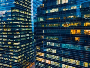 Το real estate των γραφείων: Κινδυνεύει η Ελλάδα από μία εισαγόμενη «φούσκα»;