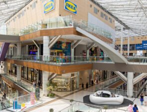 Mαγαζί γωνία το The Mall Athens
