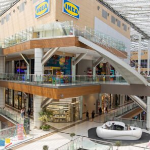 Mαγαζί γωνία το The Mall Athens