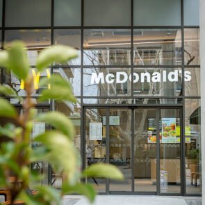 Η McDonald’s και η Premier Capital Ελλάς δημιουργούν ένα περιβάλλον χωρίς αποκλεισμούς για όλους