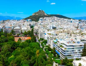 Ζαλίζουν οι τιμές των αγοροπωλησιών ακινήτων, κοστίζουν σαν χρυσάφι