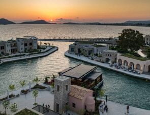 Costa Navarino: Οι τεράστιες επενδύσεις
