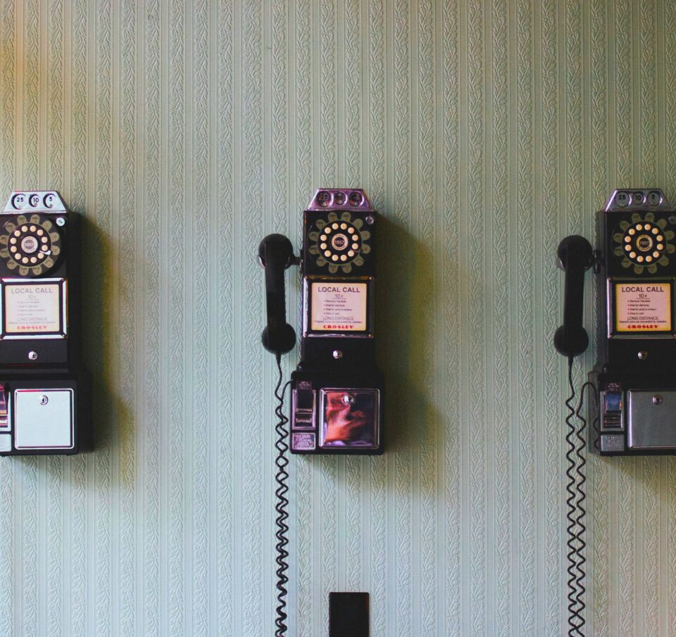 Αλλαγές προσώπων και ανακατατάξεις στα Telecoms