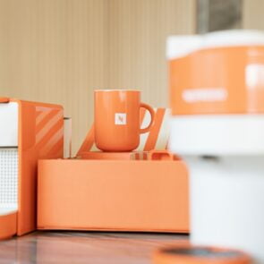 Από τις Κάννες στην Αθηναϊκή Ριβιέρα: H Nespresso καλωσόρισε το μεσογειακό καλοκαίρι με το πιο exclusive summer party!