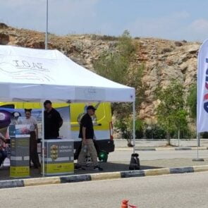 Η AVIN προσκαλεί τους οδηγούς για ένα «Pit Stop για την Οδική Ασφάλεια» στο Σταθμό Εξυπηρέτησης Αυτοκινητιστών (ΣΕΑ) Μεγάρων