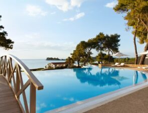 Όμιλος Sani/Ikos : Από μία οικογενειακή επιχείρηση του ’70 στην κορυφή του τουρισμού