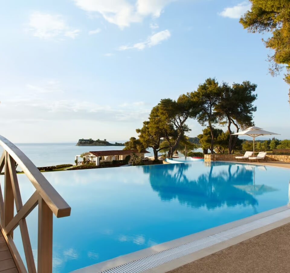 Όμιλος Sani/Ikos : Από μία οικογενειακή επιχείρηση του ’70 στην κορυφή του τουρισμού