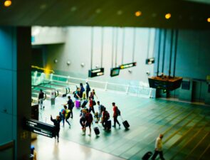 Το ρεκόρ τουρισμού κάνει την Duty Free Shops να &#8220;πετάει&#8221;