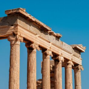 Η Αθήνα έχει τα φθηνότερα ξενοδοχεία από τις μεγάλες πρωτεύουσες της Ευρώπης