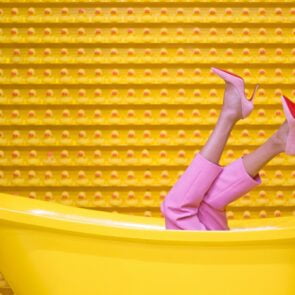 Intrafashion: To σχέδιο μετατροπής της Axel Accessories σε νέα&#8230; Pink Woman