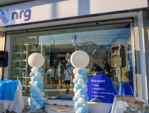Η nrg εγκαινίασε δύο νέα καταστήματα σε Δάφνη και Περιστέρι