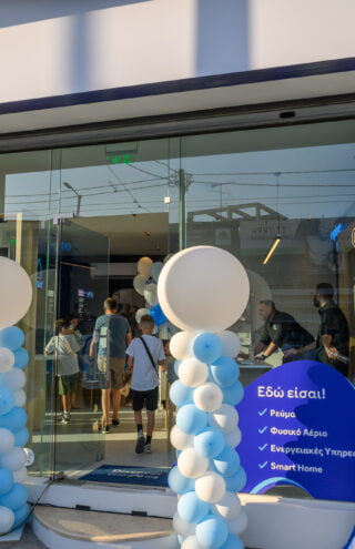 Η nrg εγκαινίασε δύο νέα καταστήματα σε Δάφνη και Περιστέρι