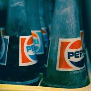 Γιατί η Pepsi επιμένει να παράγει αναψυκτικά στην Ελλάδα;