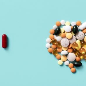 Pharmathen: Η κληρονομιά που άφησαν τα αδέρφια Κάτσου για την αμιγώς εξαγωγική επιχείρηση