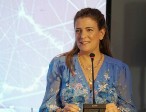 Η Έλπη Πετράκη Μένει στο Τιμόνι της WISTA International
