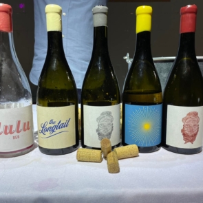 Το garage winery των Μεγάρων που «βαφτίστηκε» από το αμερικανικό συγκρότημα «The Knack»