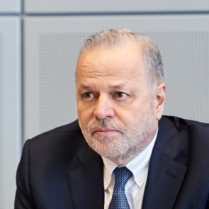 Τι είναι το γάλλιο και γιατί επενδύει υπέρογκα ποσά ο Ευάγγελος Μυτιληναίος