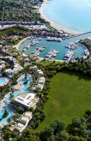 Η οικογένεια που ίδρυσε το Sani Resort επιστρέφει στη Χαλκιδική