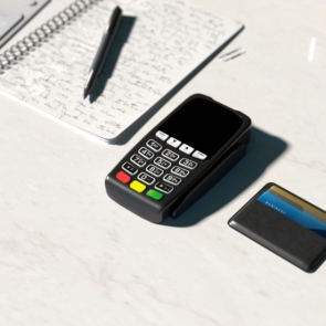 «Πόλεμος» εξωδίκων της Viva Wallet με Entersoft και Softone στο βωμό των POS