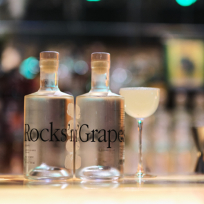 Rocks &#8216;n&#8217; Grapes -Το νέο πρωτοποριακό τσίπουρο με μοναδικό χαρακτήρα, που θέλει να αφήσει ανεξίτηλο το σημάδι του στην διασκέδαση