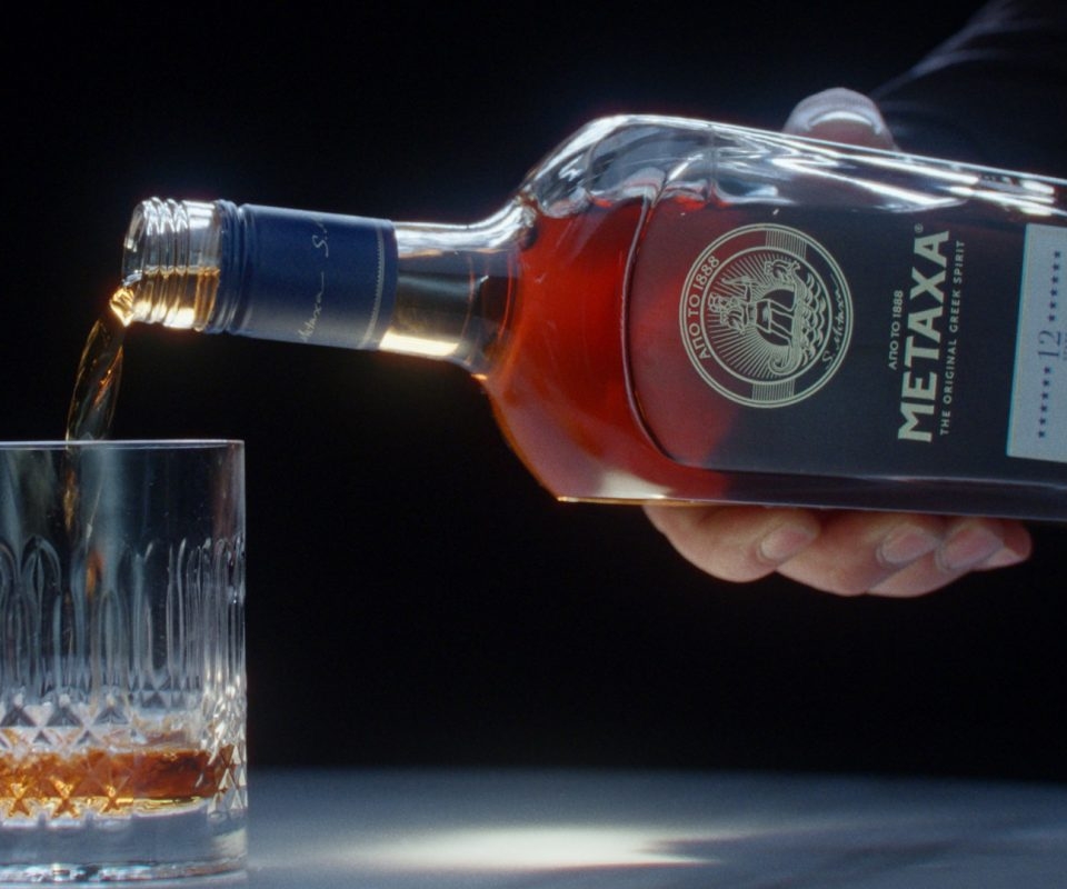 Μεταξύ μας, Metaxa: Η ιστορία, οι προκλήσεις, οι κρίσεις και η παγκόσμια παρουσία