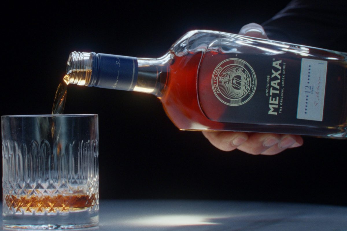 Μεταξύ μας, Metaxa: Η ιστορία, οι προκλήσεις, οι κρίσεις και η παγκόσμια παρουσία