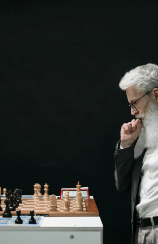 Απίθανες χρήσεις ΑΙ: από αφέσεις αμαρτιών μέχρι σούπερ ρομποτικές μελισσούλες