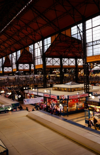 Food halls: Η περίπτωση του Πειραιά και στο στοίχημα των στοών Μοδιάνο και Αρσακείου