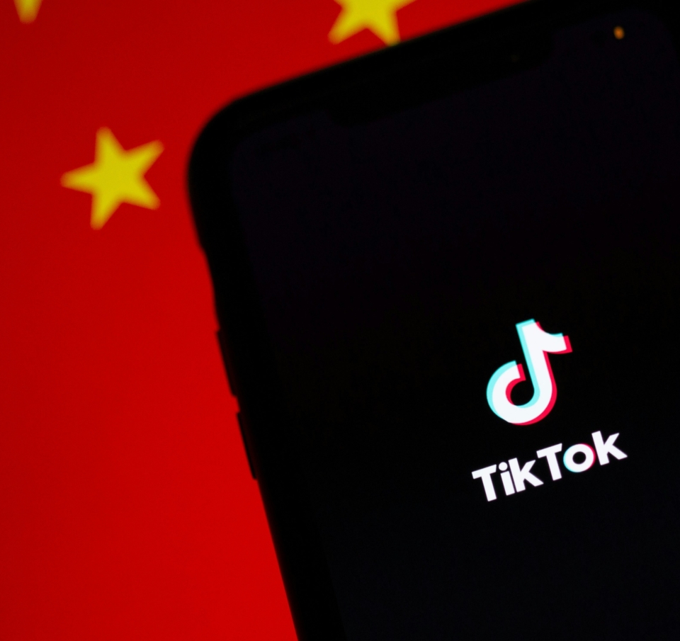 Στέλνει ο Ντόναλντ Τραμπ το TikTok στην «αγκαλιά» του Ίλον Μασκ;