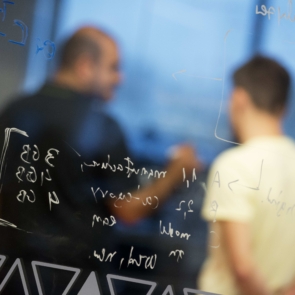 Το μεγάλο ποντάρισμα της skroutz στο «τελευταίο μίλι»