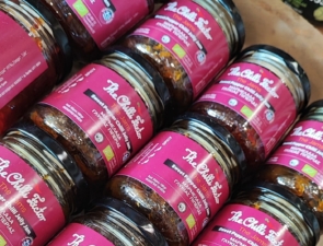 The Chilli Factor Organic Farm: Από τα κόμιξ στην παραγωγή σπάνιων κηπευτικών