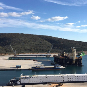 Η περιπετειώδης επένδυση των 524 εκατομμυρίων πέρασε από τη «χαραμάδα» του ανασχηματισμού