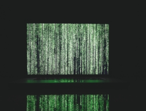 Γιατί οι Άραβες ποντάρουν τα λεφτά τους στα Data Centers και την καινοτομία στην Ελλάδα