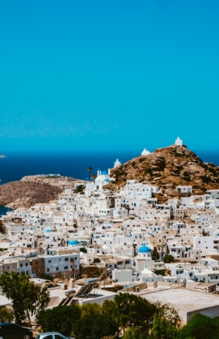 Η υπερδόμηση σηκώνει σκόνη στις Κυκλάδες