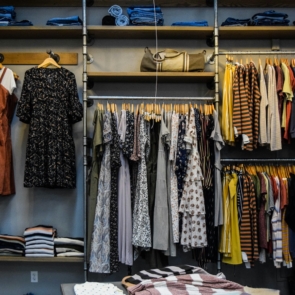 Η απόλυτη επικράτηση των thrift shops φυσικά και ψηφιακά