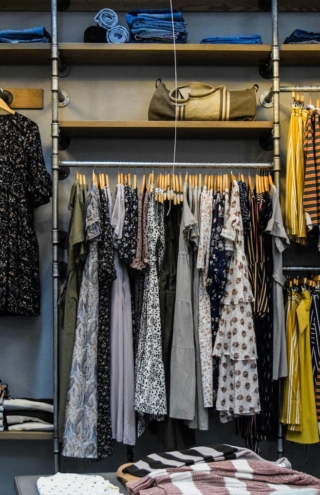 Η απόλυτη επικράτηση των thrift shops φυσικά και ψηφιακά