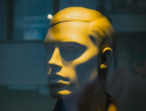 AI &#038; Influence: Όταν το ψεύτικο πουλάει περισσότερο