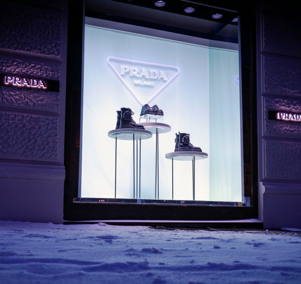Prada και Versace : μόνο η αρχή κοσμογονικών deals στη υψηλή μόδα