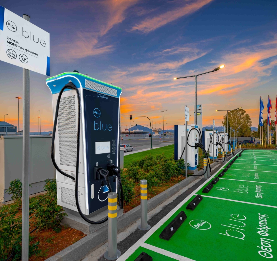 ΔΕΗ blue: Στην Πάτρα το πιο ισχυρό Hub φόρτισης της Ελλάδας με συνολική ισχύ 1,2 MW