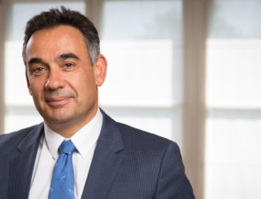 Παύλος Φωτιάδης: Από την Κύπρο ανοίγει &#8220;επιχειρηματικά πανιά&#8221; για την Ελλάδα
