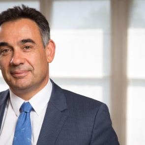 Παύλος Φωτιάδης: Από την Κύπρο ανοίγει &#8220;επιχειρηματικά πανιά&#8221; για την Ελλάδα