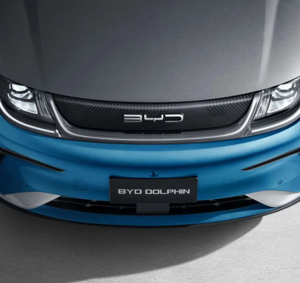 Η κινέζικη BYD που χλεύαζε ο Έλον Μάσκ αναπτύσσεται ταχύτατα και στην Ελλάδα