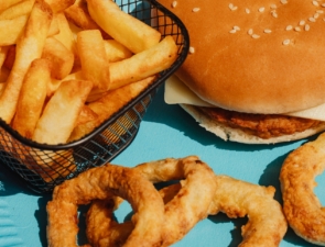Fast Food: Οι δύο μεγάλες επιστροφές και οι παραδοσιακές δυνάμεις της ελληνικής αγοράς