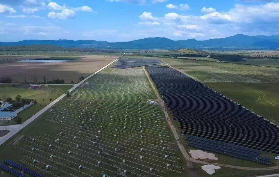 Όμιλος ΔΕΗ: Προσθέτει φωτοβολταϊκό πάρκο 88 MW στο χαρτοφυλάκιο της Βουλγαρίας