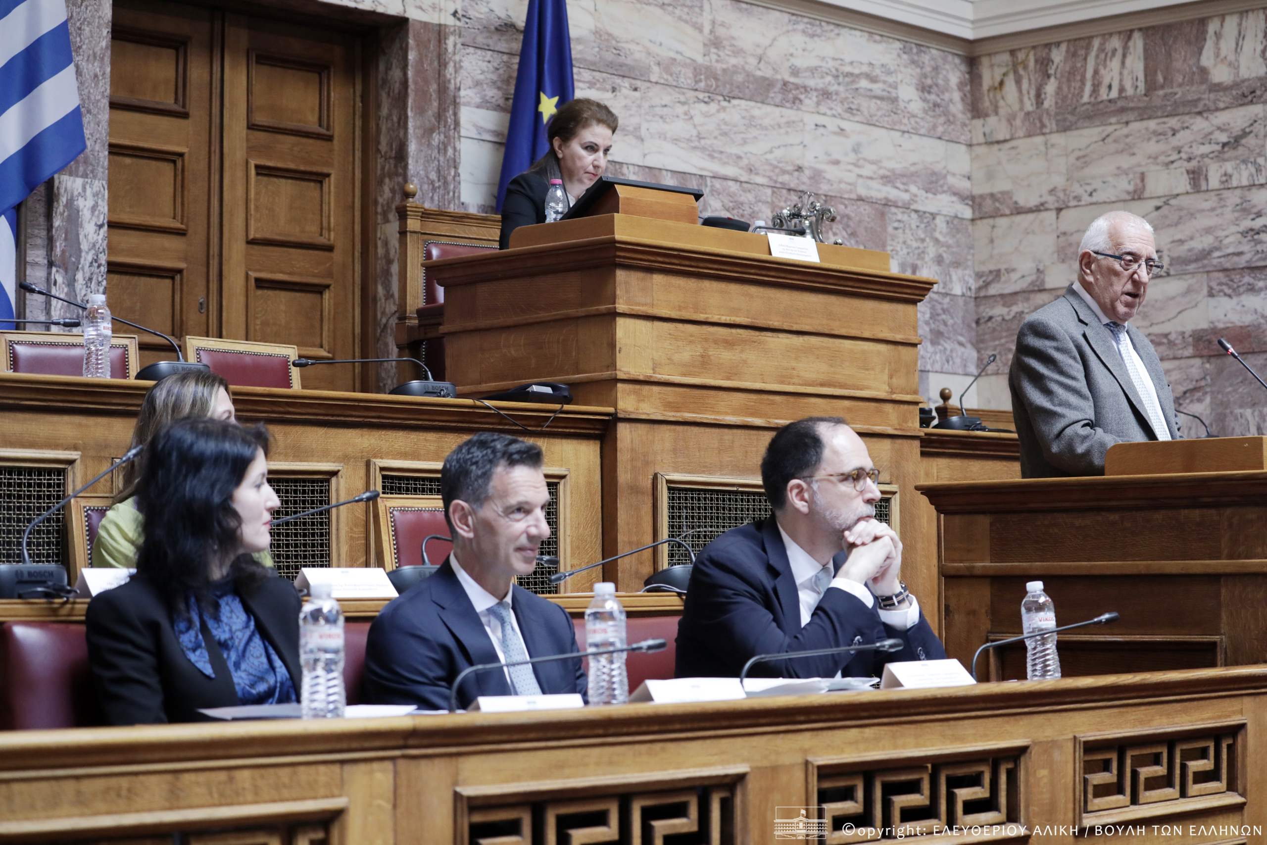 COSMOTE TELEKOM: ΠΑΡΟΥΣΙΑΣΗ ΕΡΓΟΥ ΨΗΦΙΟΠΟΙΗΣΗΣ ΤΕΚΜΗΡΙΩΝ ΒΙΒΛΙΟΘΗΚΗΣ ΒΟΥΛΗΣ