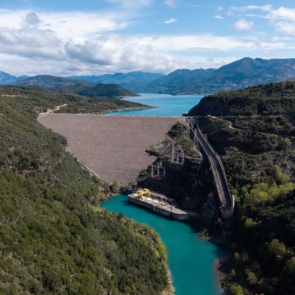 Ο Όμιλος ΔΕΗ και ο Οργανισμός Hydropower Sustainability Alliance εγκαινιάζουν νέα συνεργασία για την ενίσχυση των πρακτικών βιωσιμότητας στην υδροηλεκτρική παραγωγή στην Ελλάδα