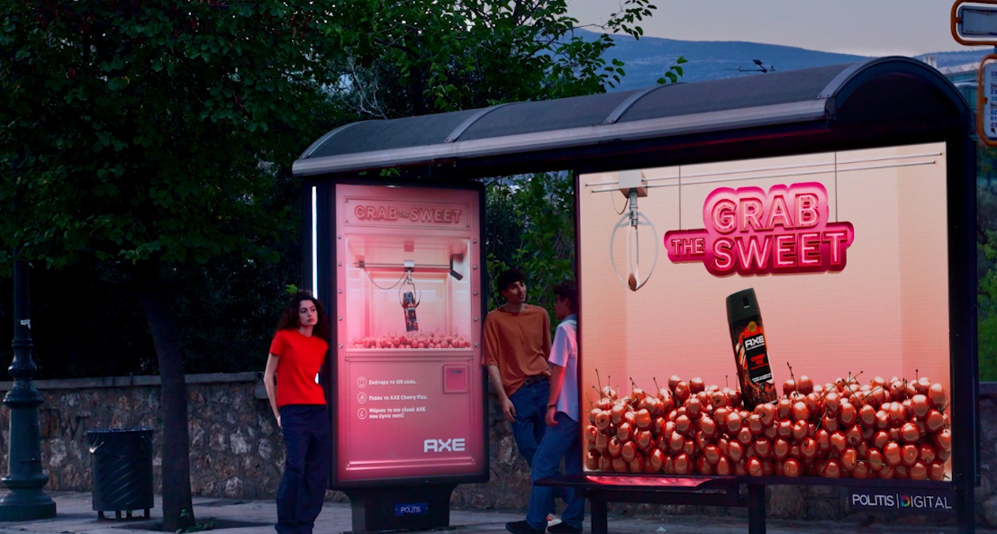 Campaign of the Day: Grab the Sweet! Η AXE μετατρέπει τη στάση λεωφορείου σε εμπειρία αρώματος