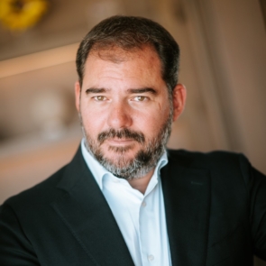 Το Πρόσωπο : Αντώνης Καράτζης